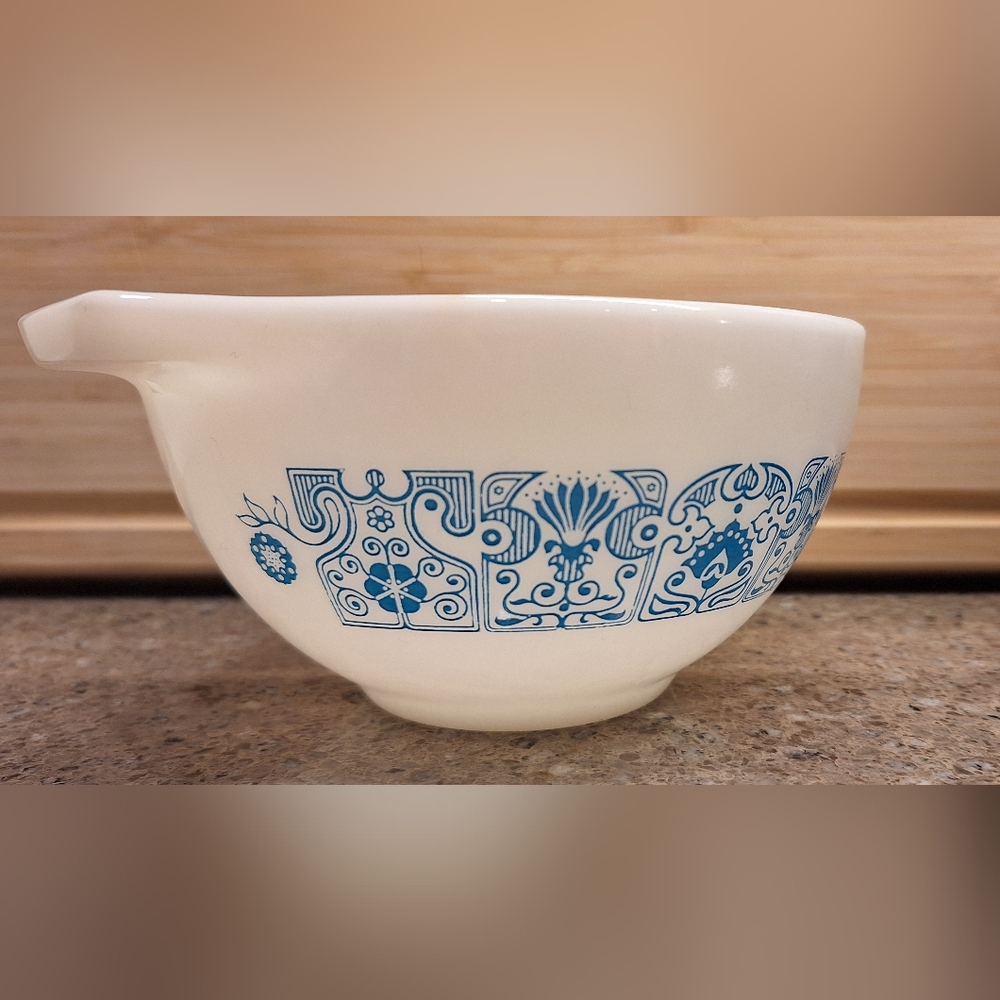 Vintage Pyrex Horizon Blue Cinderalla Mixing Bowl - Picture 2 of 9